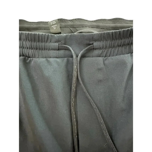 Lululemon Men's Black Graphite Grey Pique Fabric Venture Short Size XXL - Picture 2 of 7